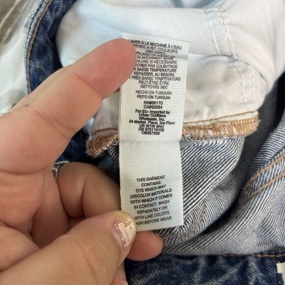 We The Free Shorts Womens 26 Jean Denim Cut Off Distressed Boho Festival Raw Hem - Picture 6 of 10